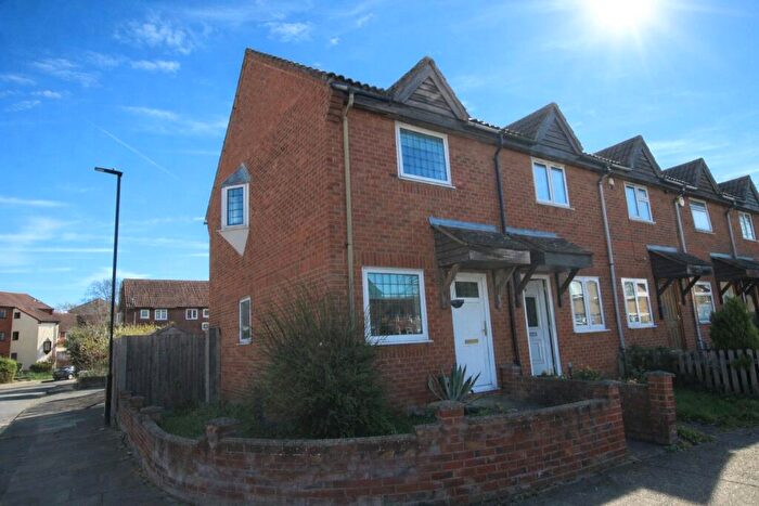 2 Bedroom End Of Terrace House For Sale In Nuthatch Gardens, Thamesmead, London, SE28