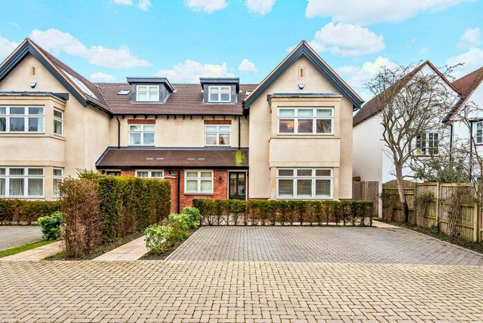 4 Bedroom Semi-Detached House To Rent In Banbury Road, Oxford, OX2