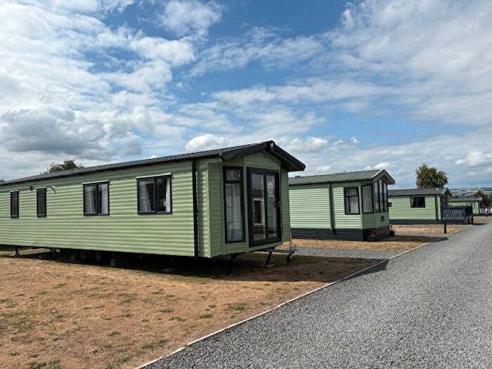 2 Bedroom Mobile/park Home For Sale In East Heslerton, Malton, YO17