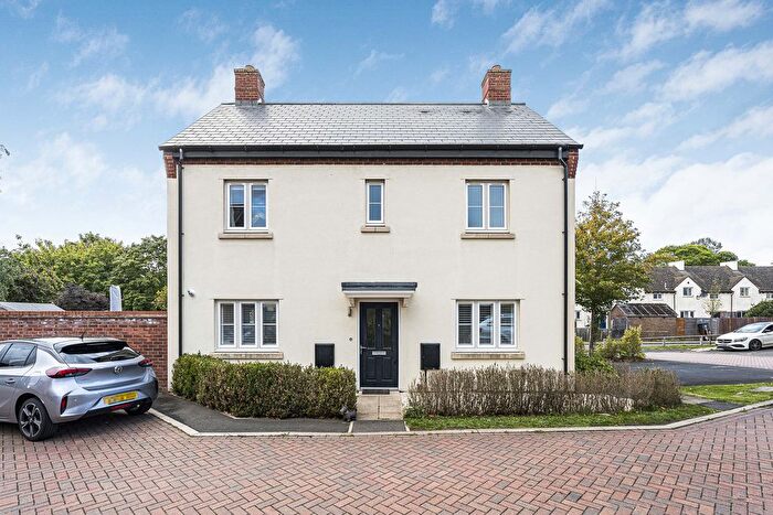 3 Bedroom Detached House For Sale In James Close, Upper Heyford, OX25