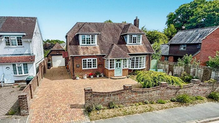 3 Bedroom Detached House For Sale In Ramley Road, Pennington, Lymington, SO41