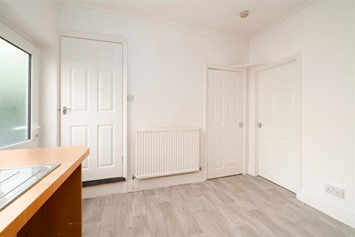 2 Bedroom End Of Terrace House To Rent In Rose Cottages, Hasland Road, Chesterfield, S41
