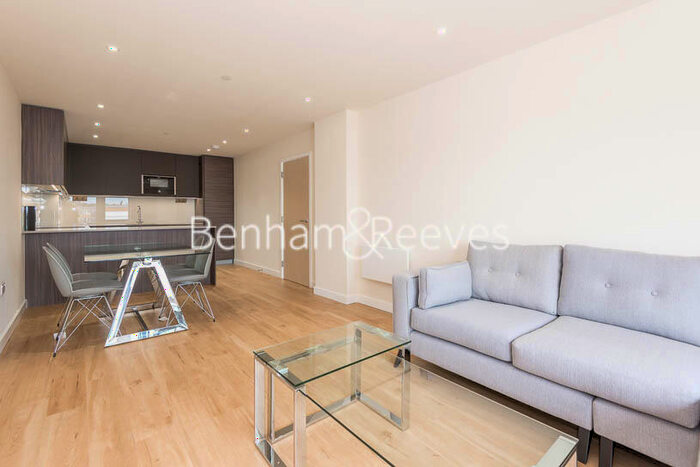 2 Bedroom Apartment To Rent In Beaufort Square, Colindale, NW9
