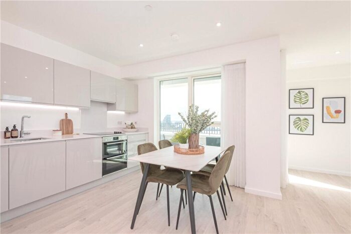 3 Bedroom Apartment To Rent In Heartwell Avenue, London, E16