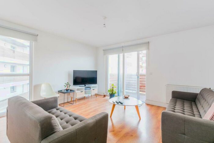 3 Bedroom Flat To Rent In London Road, Barking, IG11