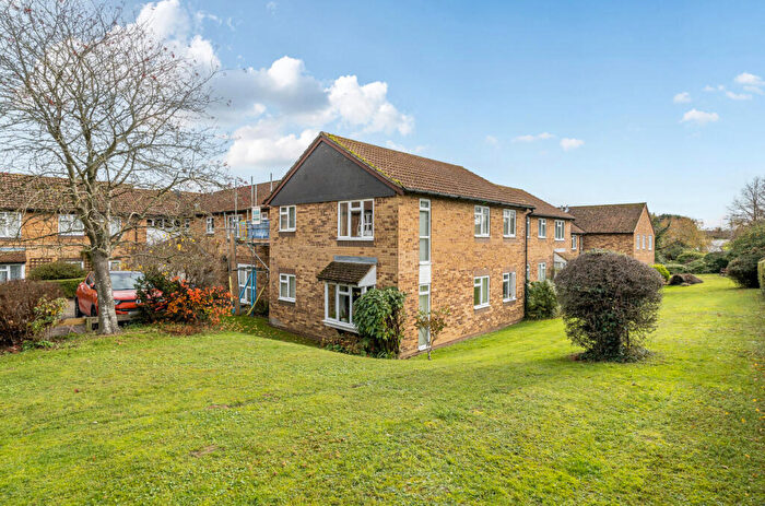 2 Bedroom Apartment For Sale In Larks Meade, Earley, Reading, RG6