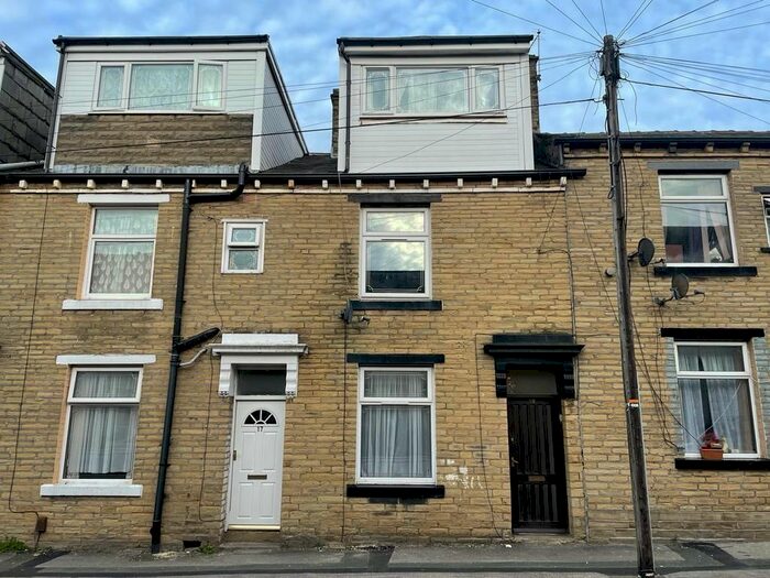 4 Bedroom Terraced House To Rent In Derby Street, Bradford, West Yorkshire, BD7