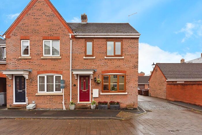 3 Bedroom Semi Detached House For Sale In Old Dickens Heath Road, Shirley, Solihull, B90