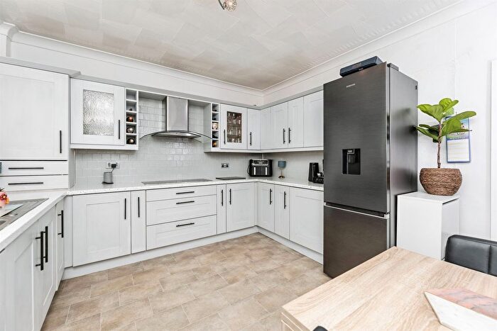 3 Bedroom Semi-detached House For Sale In Princess Avenue, South Elmsall, Pontefract, WF9