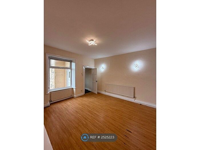 4 Bedroom Terraced House To Rent In Schofield Road, Rossendale, BB4