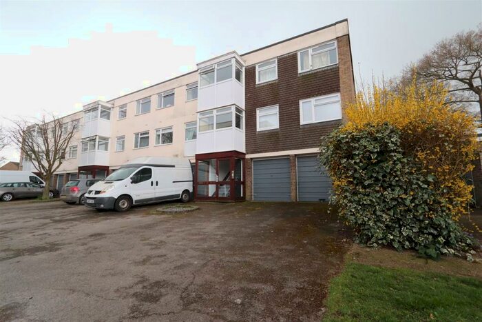 2 Bedroom Apartment To Rent In Canterbury Way, Great Warley, Brentwood, CM13
