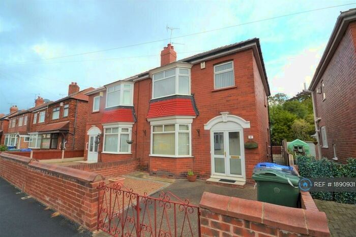 3 Bedroom Semi-Detached House To Rent In Haigh Road, Doncaster, DN4