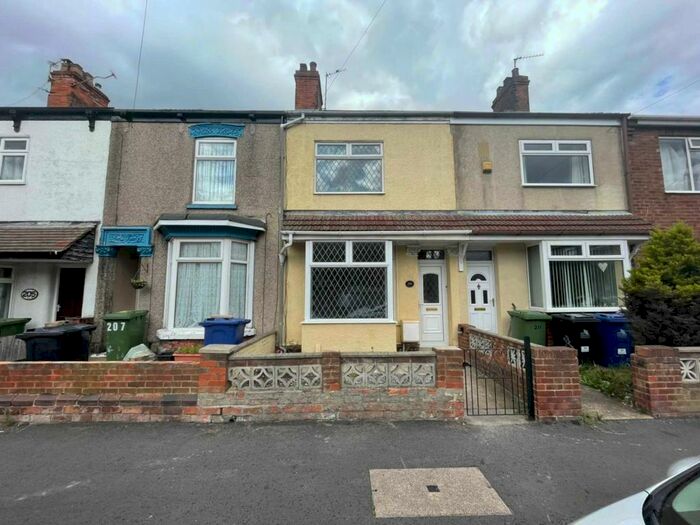 3 Bedroom Terraced House To Rent In Heneage Road, Grimsby, DN32