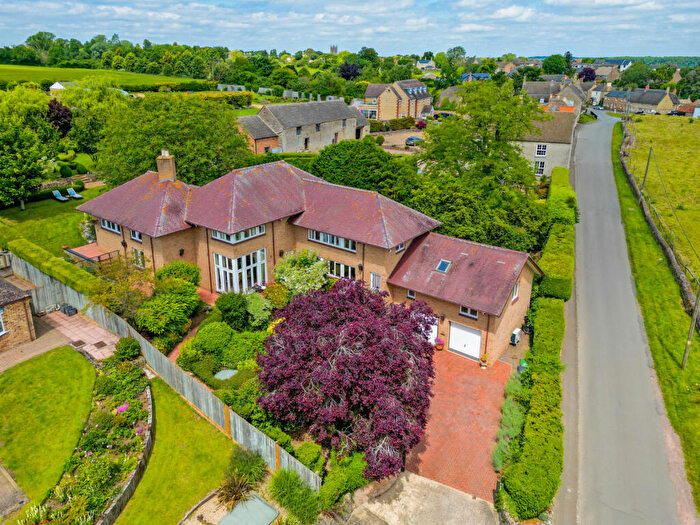 4 Bedroom Detached House For Sale In Polopit, Titchmarsh, Northamptonshire, NN14