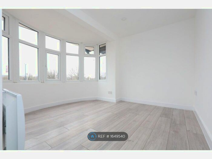 Studio To Rent In Alperton Lane, Perivale, Greenford, UB6