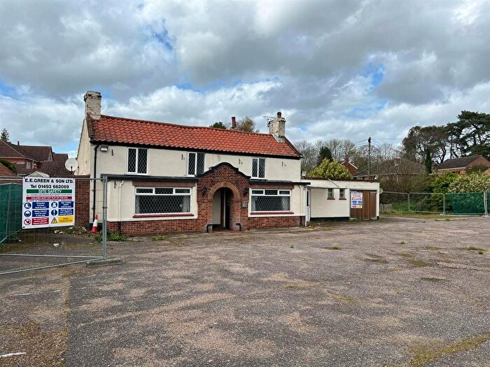 Property For Sale In Beccles Road, Fritton, Great Yarmouth, NR31