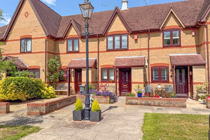 2 Bedroom Terraced House To Rent In Wraysbury, Berkshire, TW19