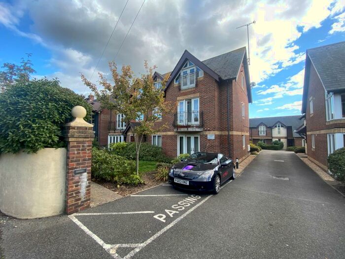 2 Bedroom Flat To Rent In Clayfield Court, Upton, BH16