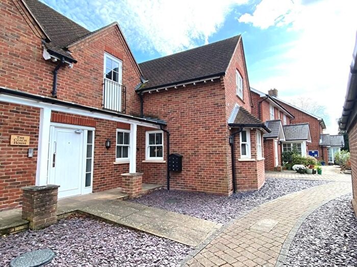2 Bedroom Flat For Sale In Post House Lane, Great Bookham, KT23
