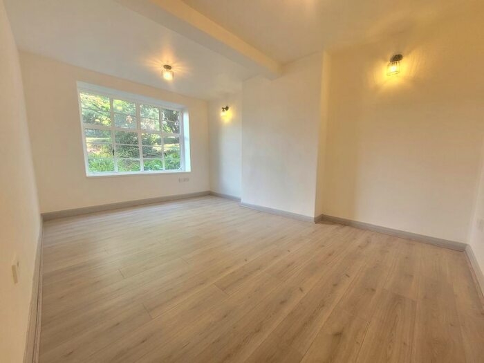 1 Bedroom Flat To Rent In Colney Hatch Lane, London, N10