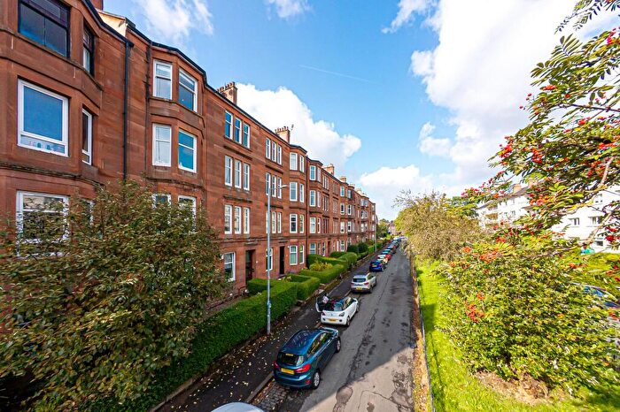 3 Bedroom Apartment For Sale In Thornwood Gardens, Thornwood, Glasgow, G11