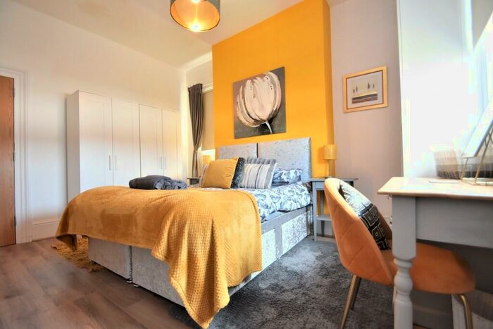 2 Bedroom Apartment To Rent In Eastern Villas Road, Southsea, PO4