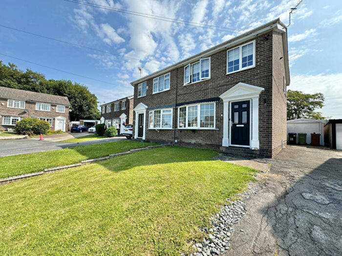 3 Bedroom Semi-Detached House To Rent In Moorgate Avenue, Kippax, LS25