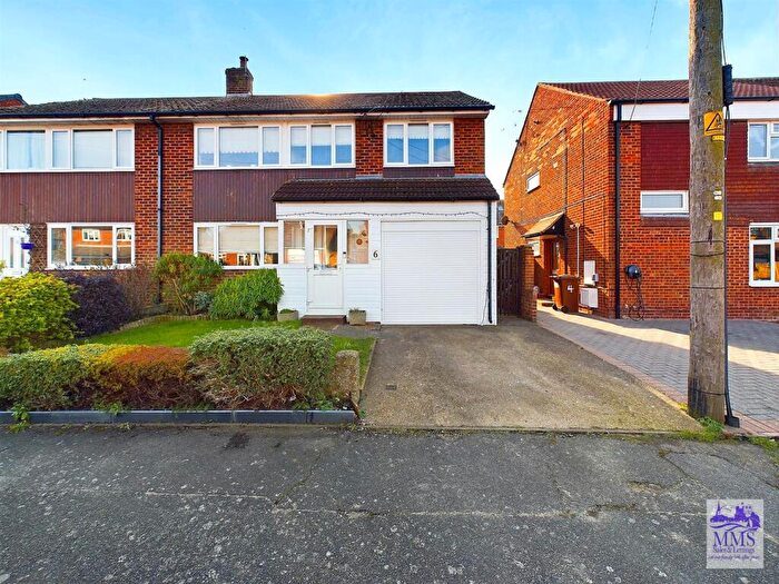 4 Bedroom Semi-Detached House For Sale In Turner Street, Cliffe, ME3