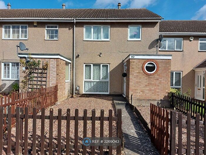 3 Bedroom Terraced House To Rent In Pottery Close, Luton, LU3