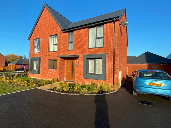 3 Bedroom Semi-Detached House To Rent In Innsworth Lane, Gloucester, GL3