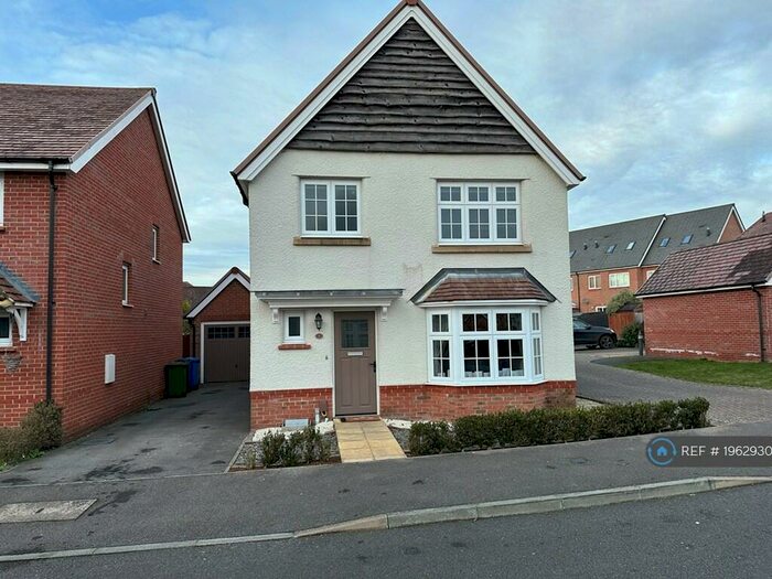 3 Bedroom Detached House To Rent In Ouzel Chase, Jennetts Park, Bracknell, RG12