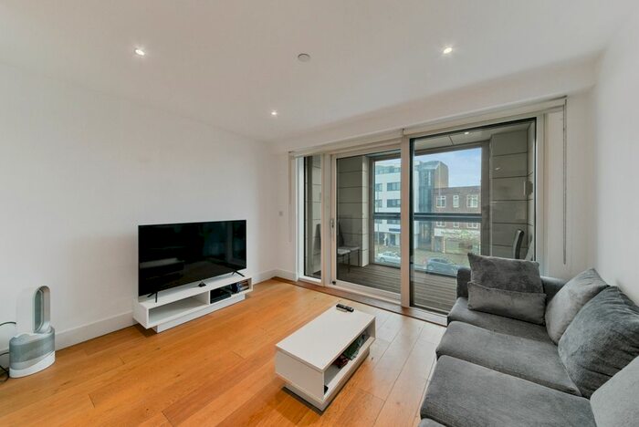 1 Bedroom Flat To Rent In Acton Walk, London, N20