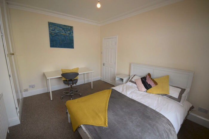 4 Bedroom Semi-Detached House To Rent In Macklin Street, Derby, Derbyshire, DE1