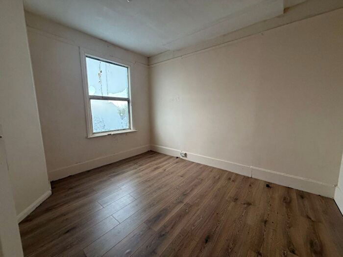 6 Bedroom Flat To Rent In High Road, Wembley, HA0