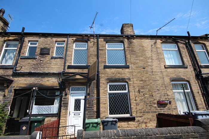 2 Bedroom Terraced House To Rent In Springfield Terrace, Scholes, Cleckheaton, BD19