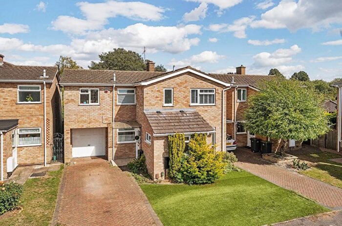 5 Bedroom Detached House For Sale In Dove House Close, Bromham, MK43