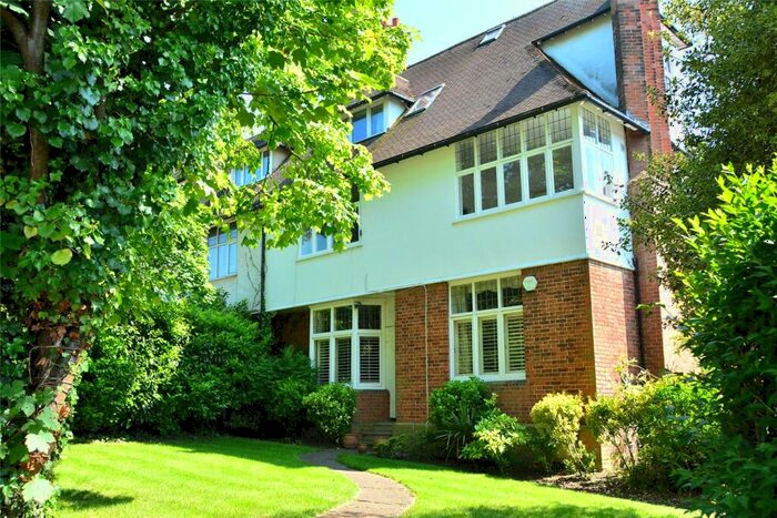 3 Bedroom Maisonette To Rent In Page Heath Lane, Bickley, Kent, BR1