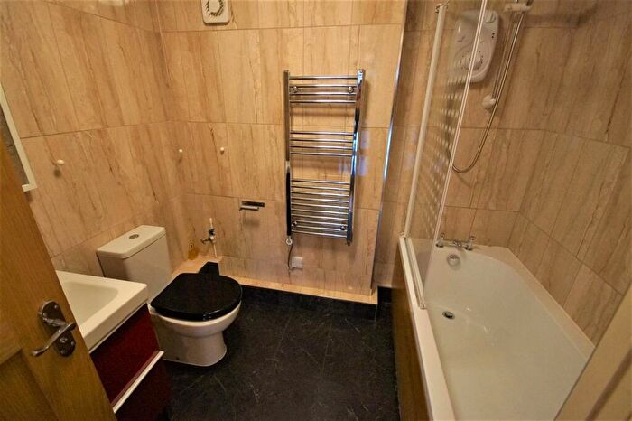 2 Bedroom Apartment To Rent In Park Road, Moseley, Birmingham, B13