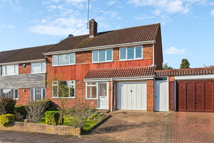 4 Bedroom Semi-Detached House For Sale In Sheepcote Crescent, Heath And Reach, LU7