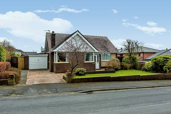 4 Bedroom Bungalow For Sale In Lower Hill Drive, Heath Charnock, Chorley, Lancashire, PR6