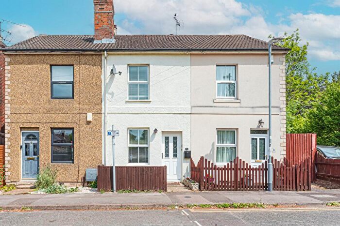 2 Bedroom Terraced House To Rent In Latimer Road, Wokingham, RG41