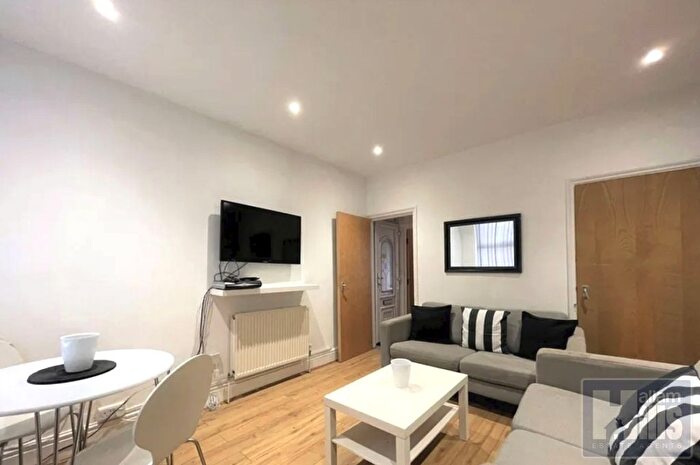 4 Bedroom Terraced House To Rent In Harland Road, Sheffield, South Yorkshire, S11