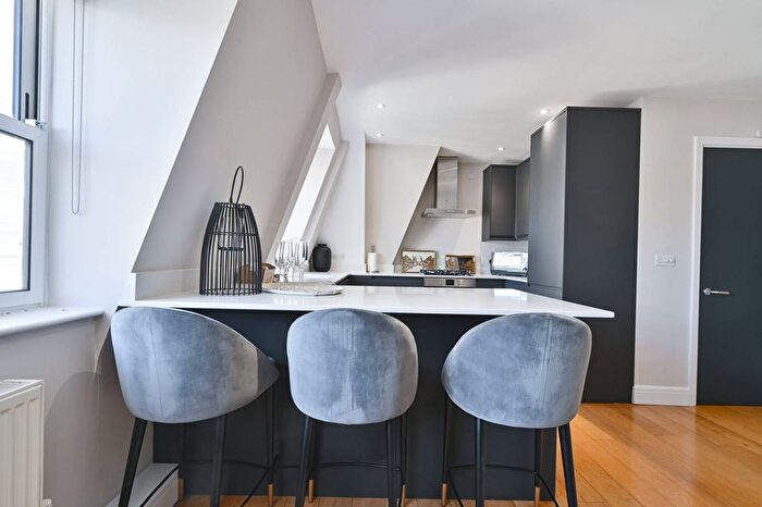 3 Bedroom Flat To Rent In Princeton Street, Bloomsbury, London, WC1R