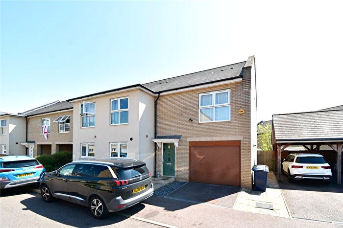 3 Bedroom Semi-Detached House To Rent In Cranesbill Close, Cambridge, CB4