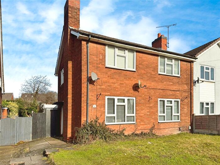 3 Bedroom Semi-Detached House To Rent In Russells Hall Road, Dudley, West Midlands, DY1