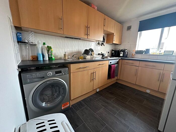 1 Bedroom Flat For Sale In Melbourne Road, Tilbury, Essex, RM18