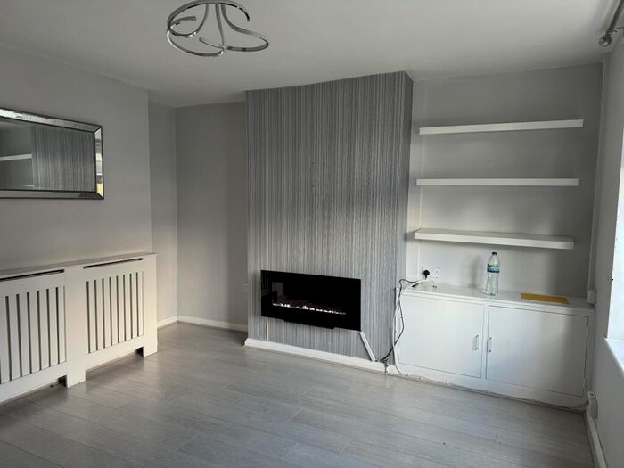 2 Bedroom Detached House To Rent In Yoxall Grove, Birmingham, B33