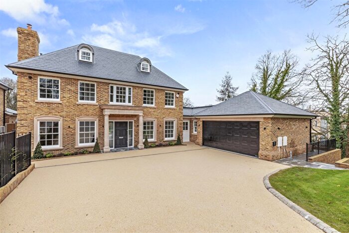 5 Bedroom Detached House For Sale In South Park Glade, Gerrards Cross, SL9
