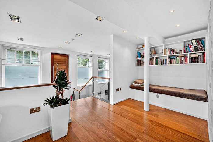 3 Bedroom Maisonette For Sale In Manchester Road, Cubitt Town, E14