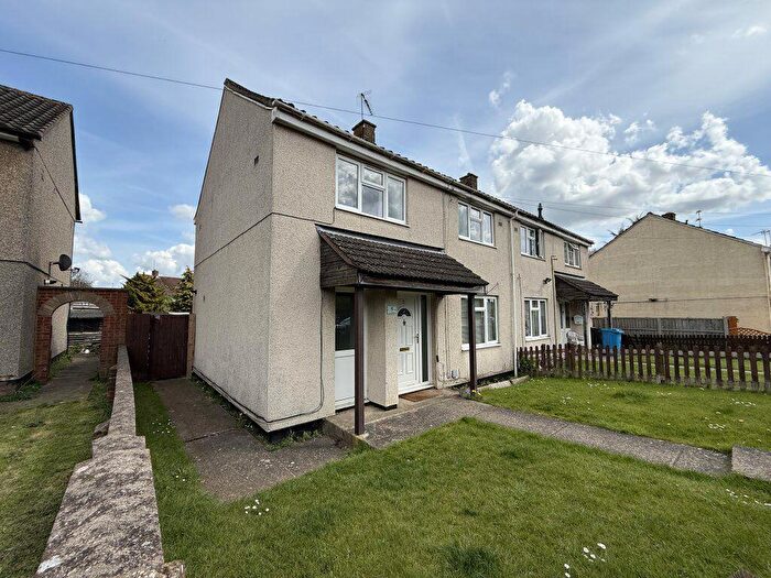 3 Bedroom Semi-Detached House To Rent In Morland Road, NN18